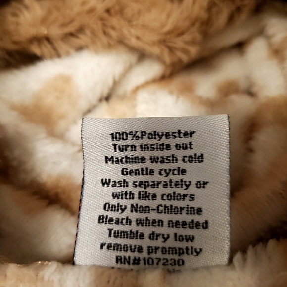 Totally Pink Warm and Cozy Hooded Women' s Lion  Onesies - Picture 6 of 8